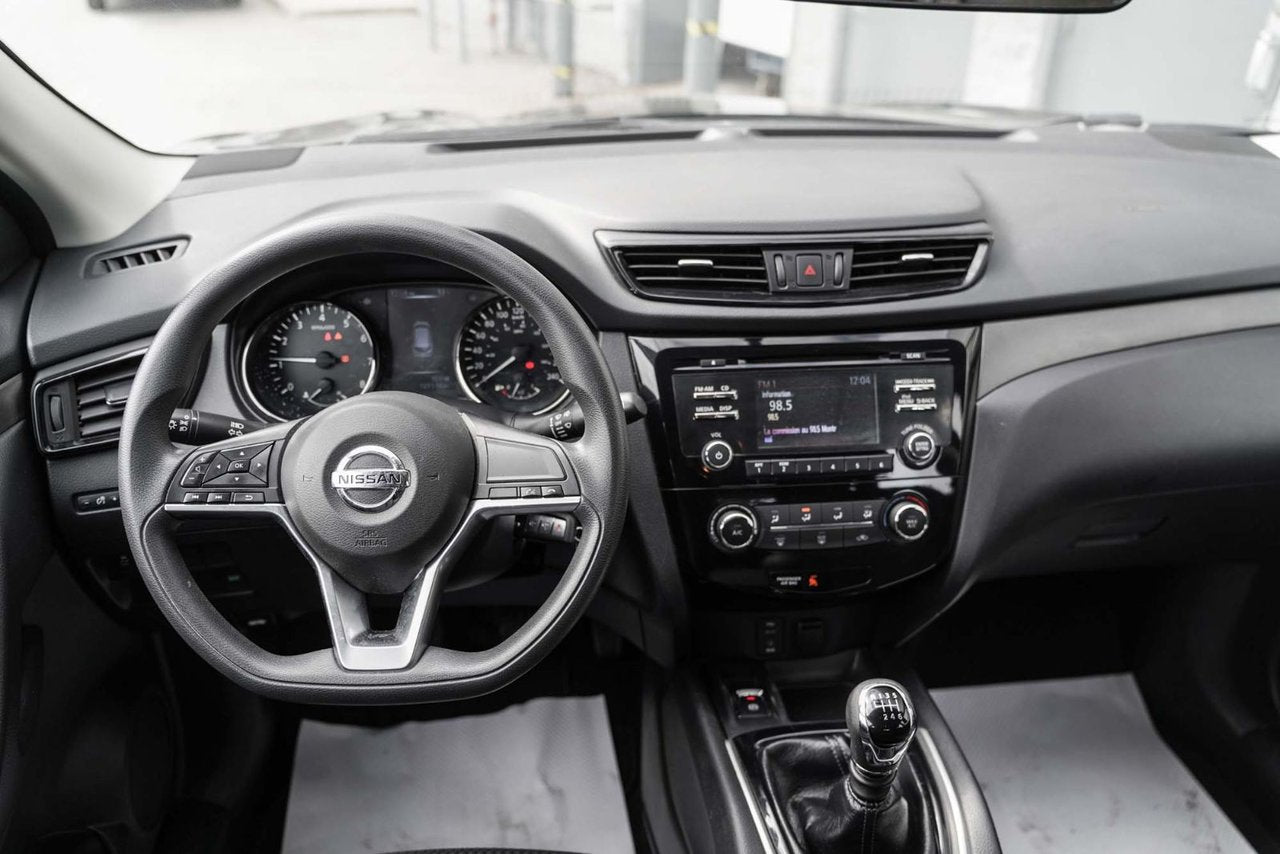 2017 Nissan Qashqai S