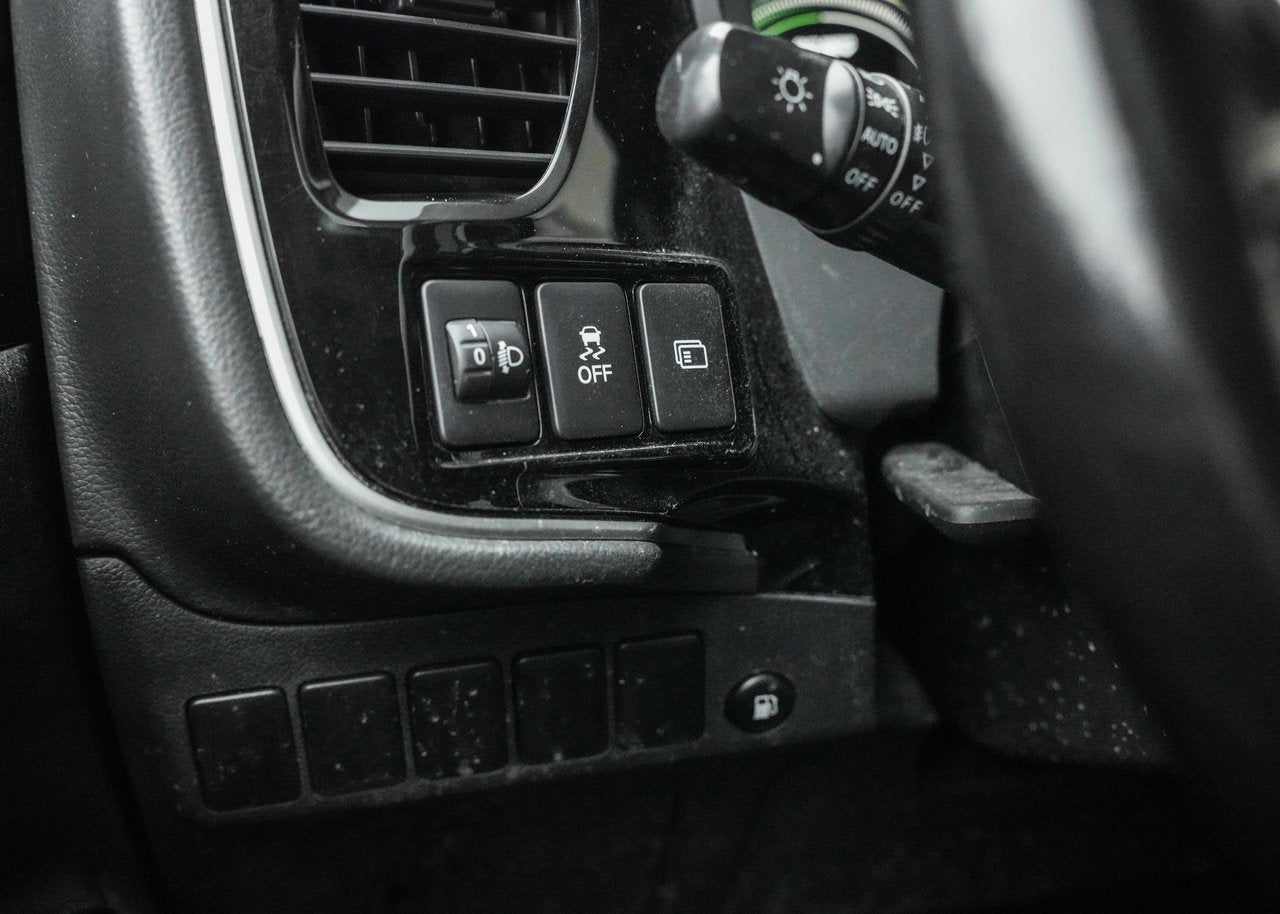 2018 Mitsubishi Outlander PHEV SE-AWC Touring Package