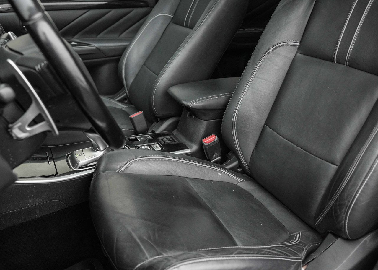 2018 Mitsubishi Outlander PHEV SE-AWC Touring Package
