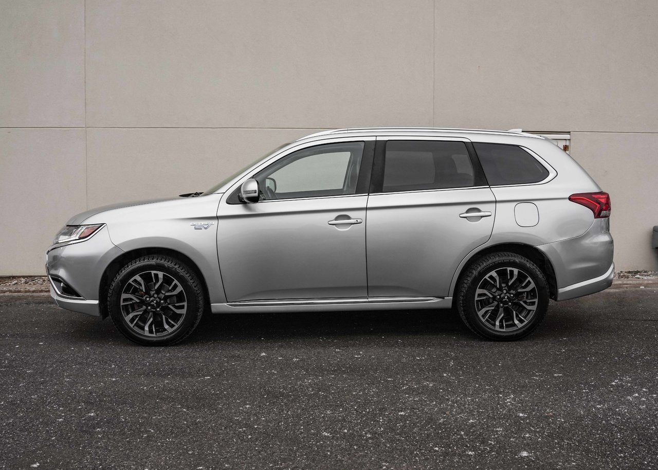 2018 Mitsubishi Outlander PHEV SE-AWC Touring Package