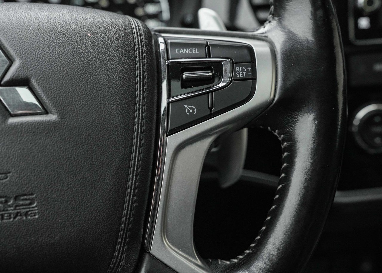 2018 Mitsubishi Outlander PHEV SE-AWC Touring Package