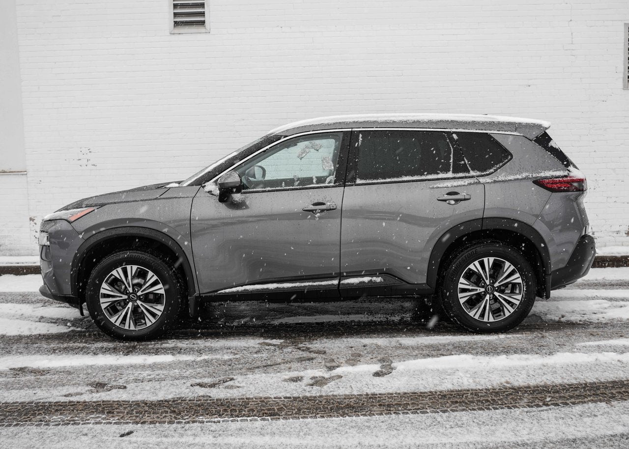 2023 Nissan Rogue SV Moonroof