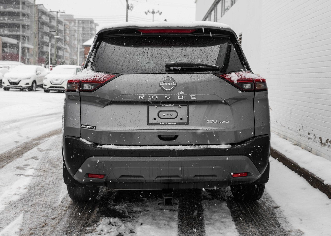 2023 Nissan Rogue SV Moonroof