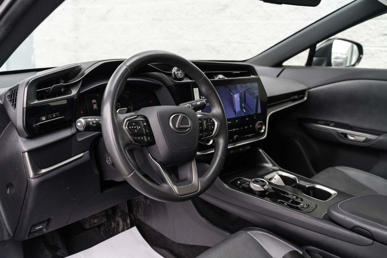 2023 Lexus RZ 450e SIGNATURE AWD DIRECT4 BAS KM