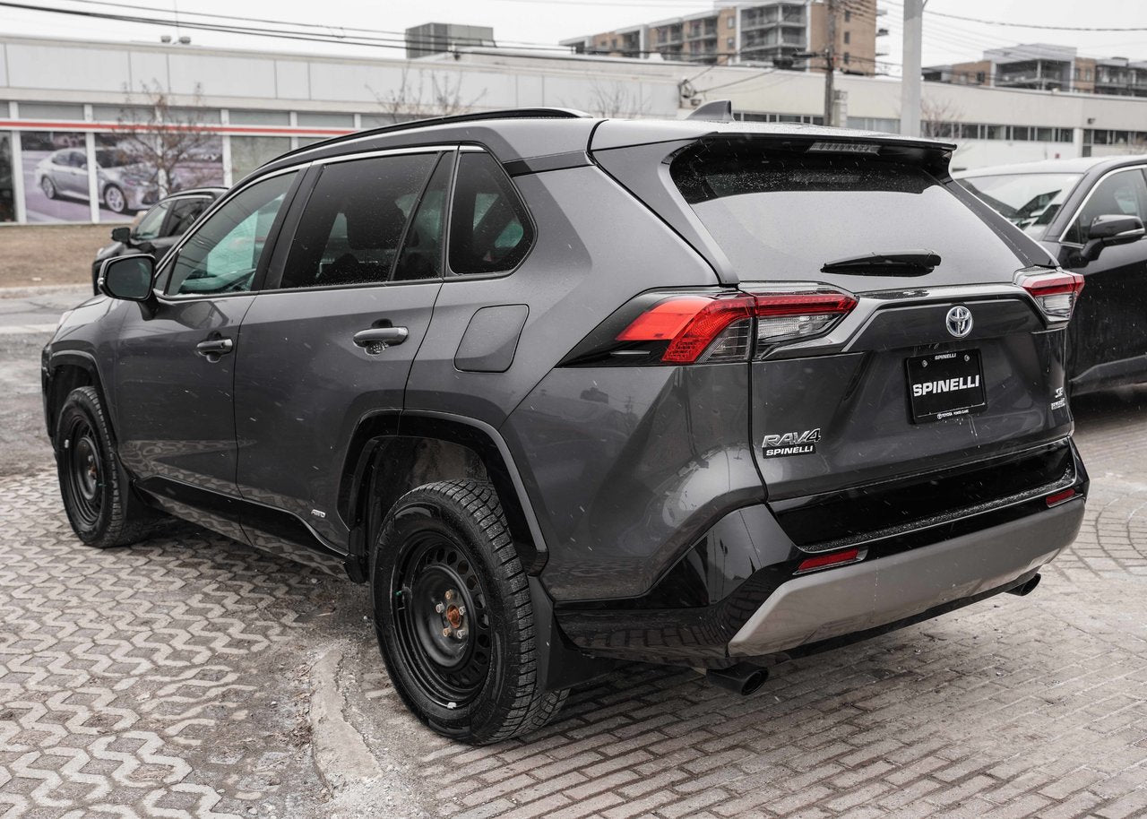 2023 Toyota RAV4 Hybrid SE