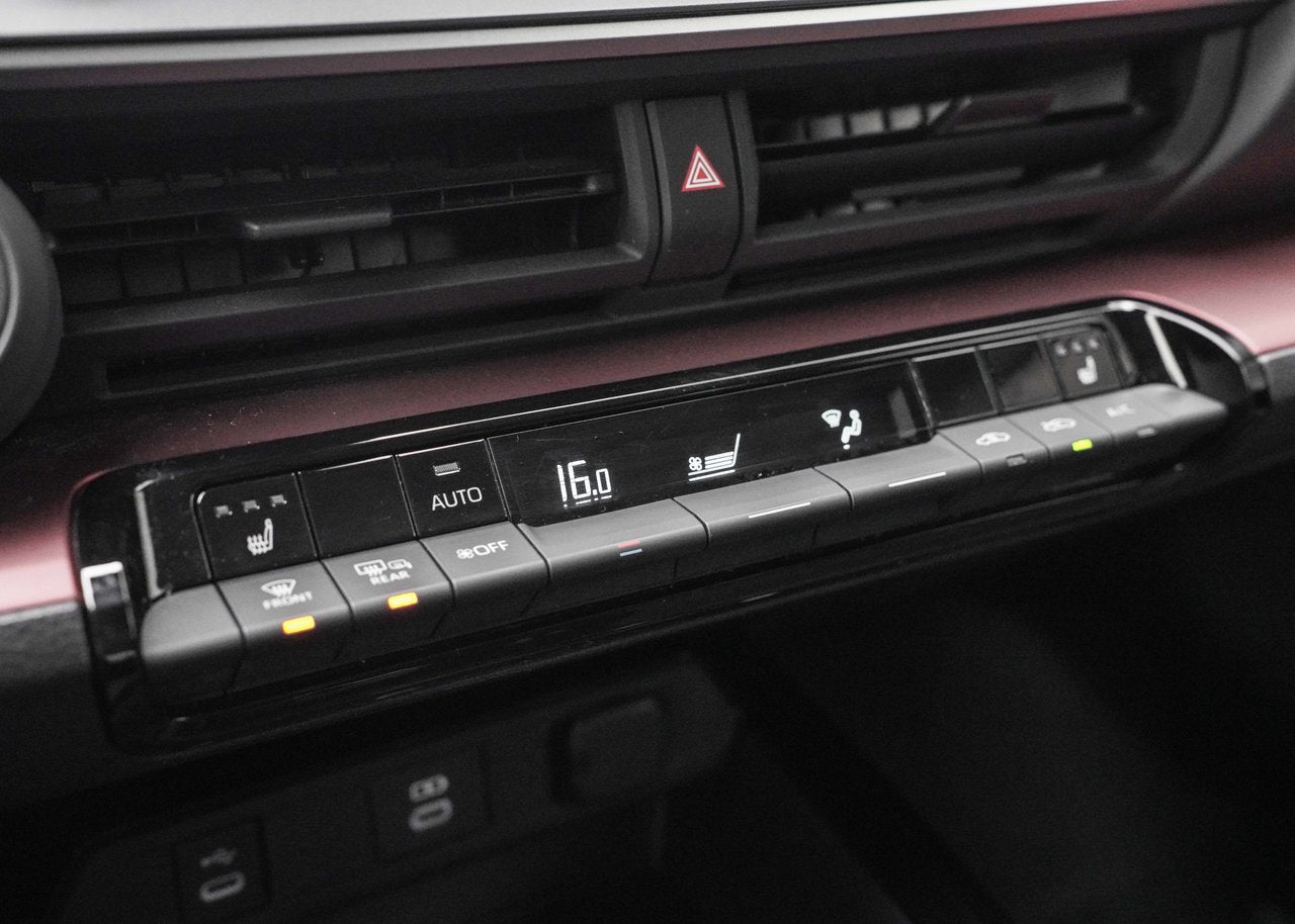 2024 Toyota Prius Prime SE