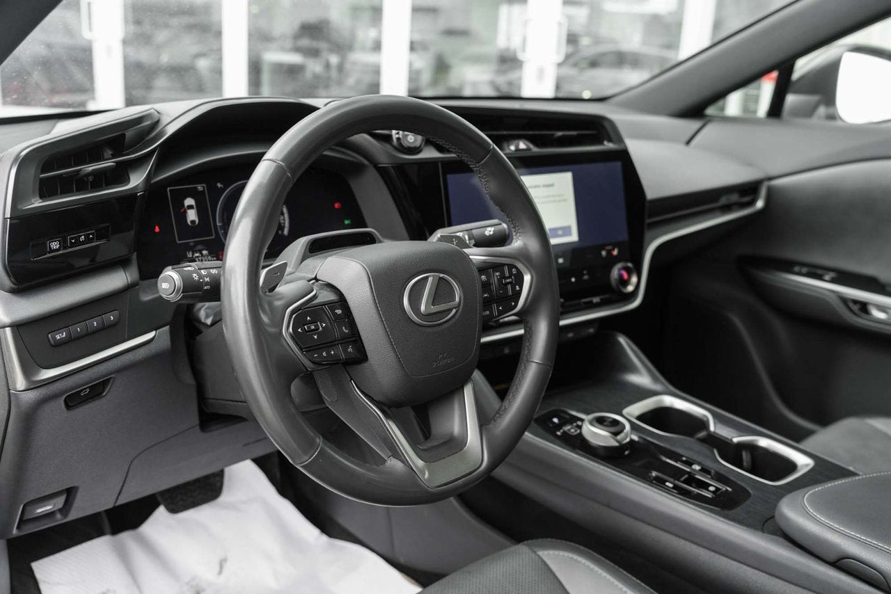 2023 Lexus RZ 450e LUXURY MAGS 20 POUCES CUIR TOIT BAS KM