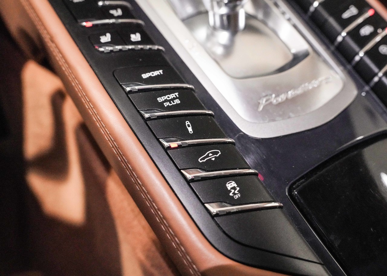 2013 Porsche GTS Panamera GTS