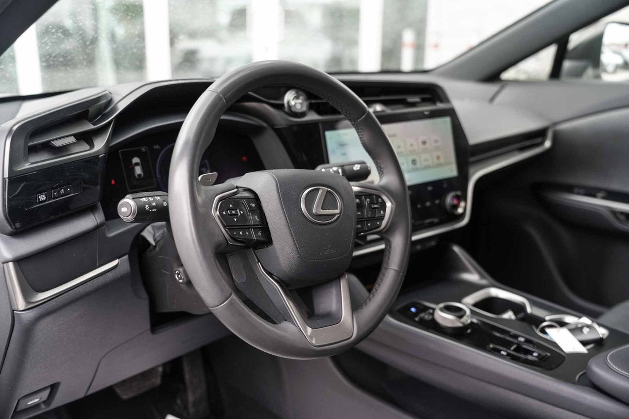 2023 Lexus RZ 450e SIGNATURE AWD DIRECT4 BAS KM