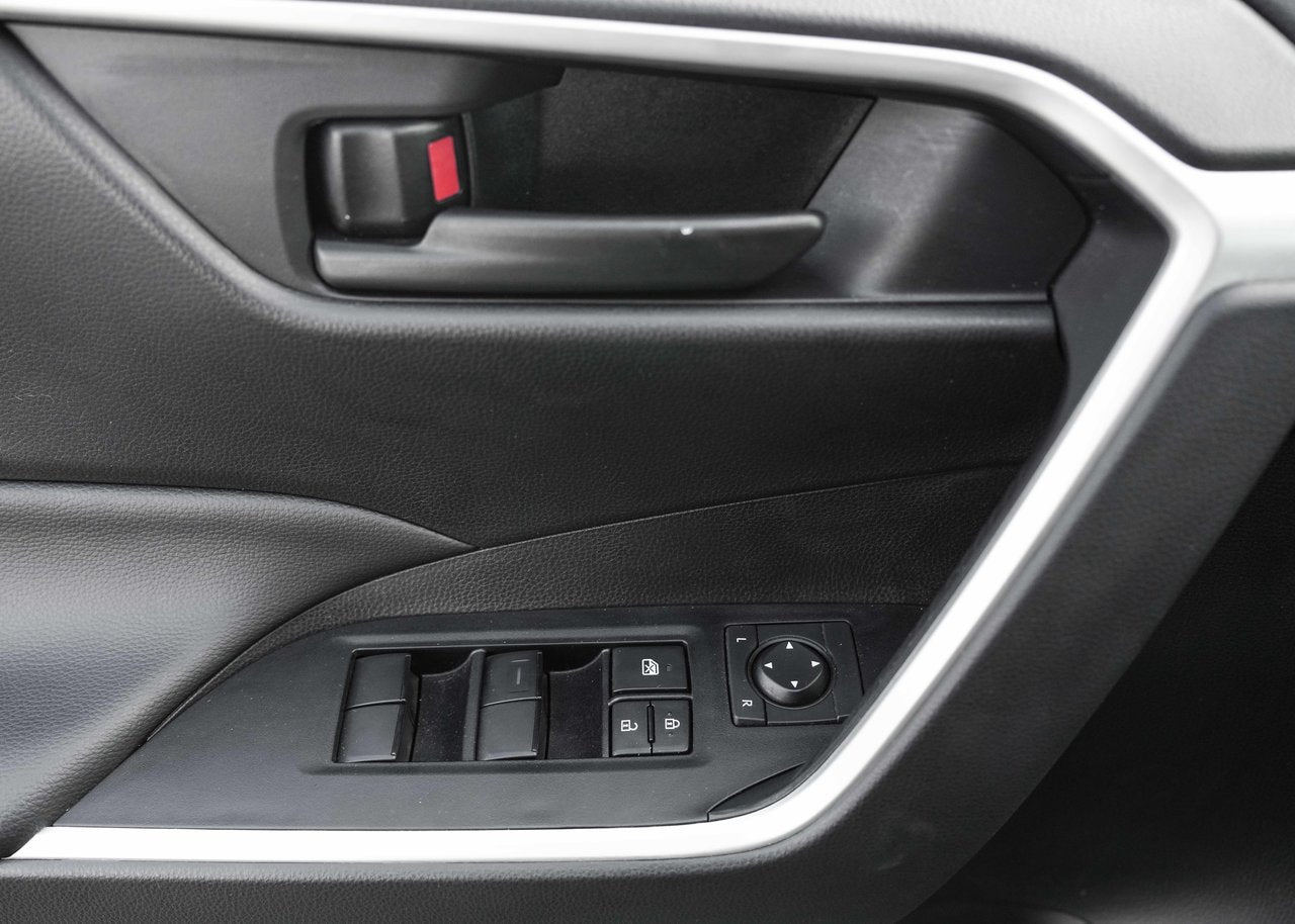 2025 Toyota RAV4 HYBRID LE AWD