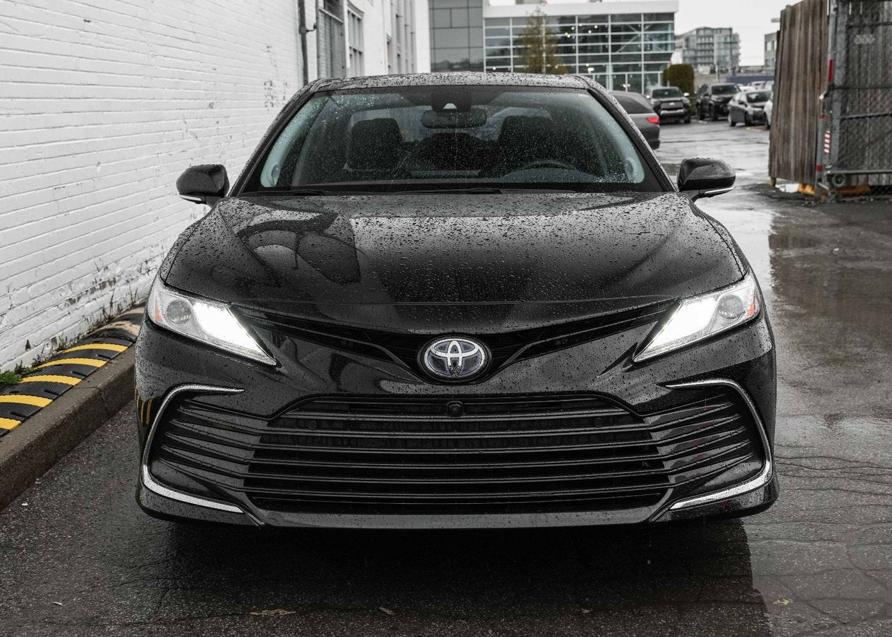 2022 Toyota Camry HYBRID XLE