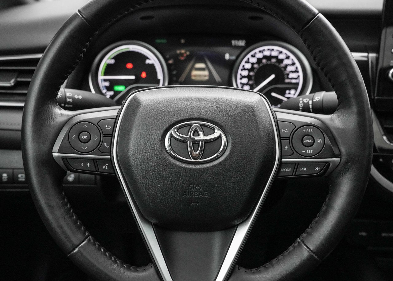 2022 Toyota Camry HYBRID XLE
