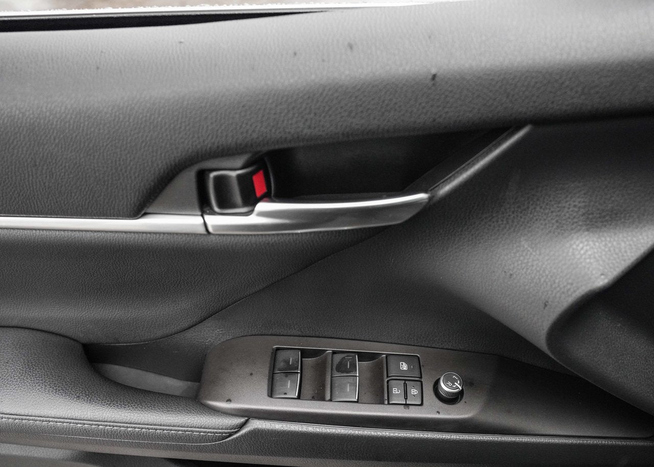 2022 Toyota Camry HYBRID XLE