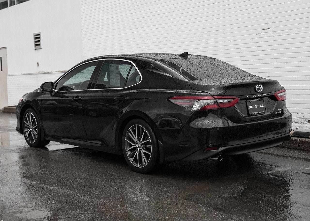 2022 Toyota Camry HYBRID XLE