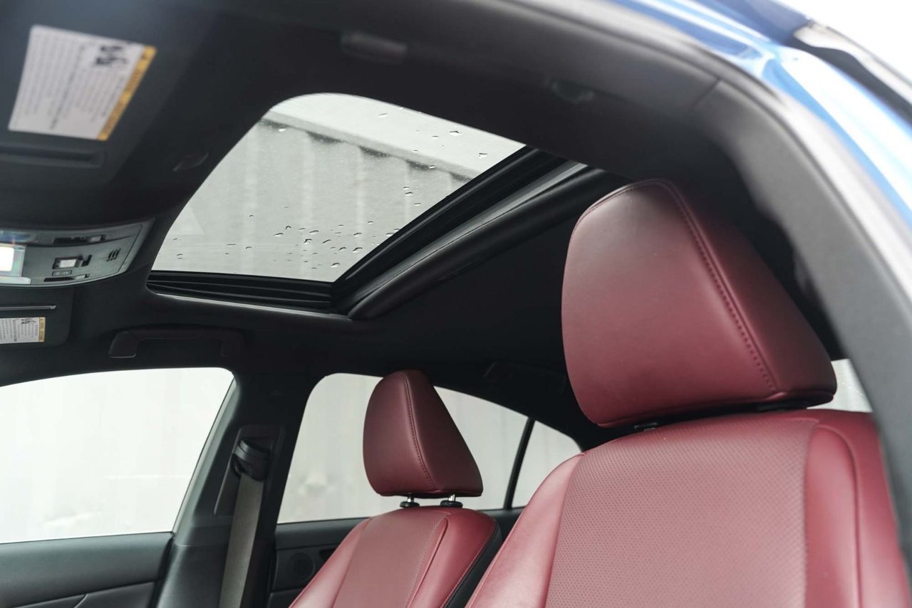 2022 Lexus IS 300 ULTRA LUXE AWD; CUIR TOIT CAMERA 360 AUDIO MAG