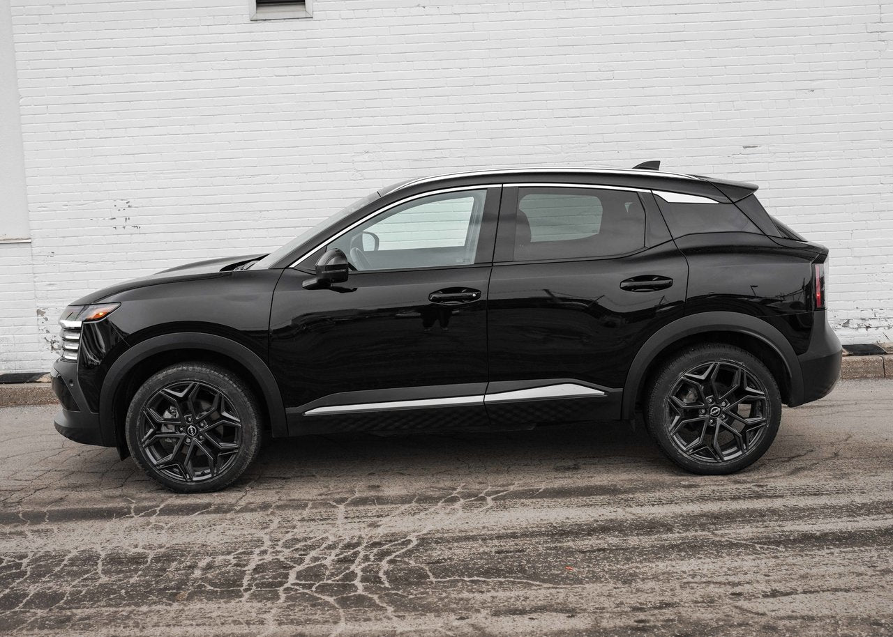 2025 Nissan Kicks SR - Premium