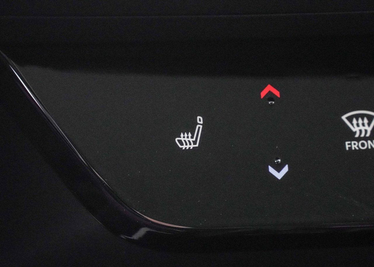2025 Nissan Kicks SR - Premium