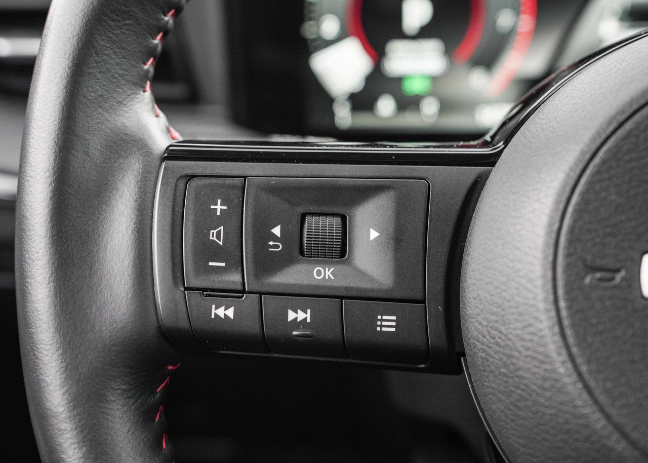 2025 Nissan Kicks SR - Premium