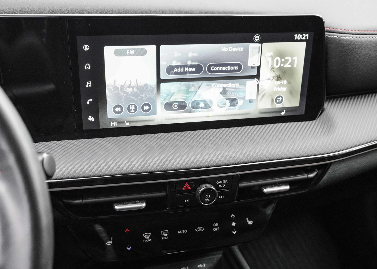 2025 Nissan Kicks SR - Premium