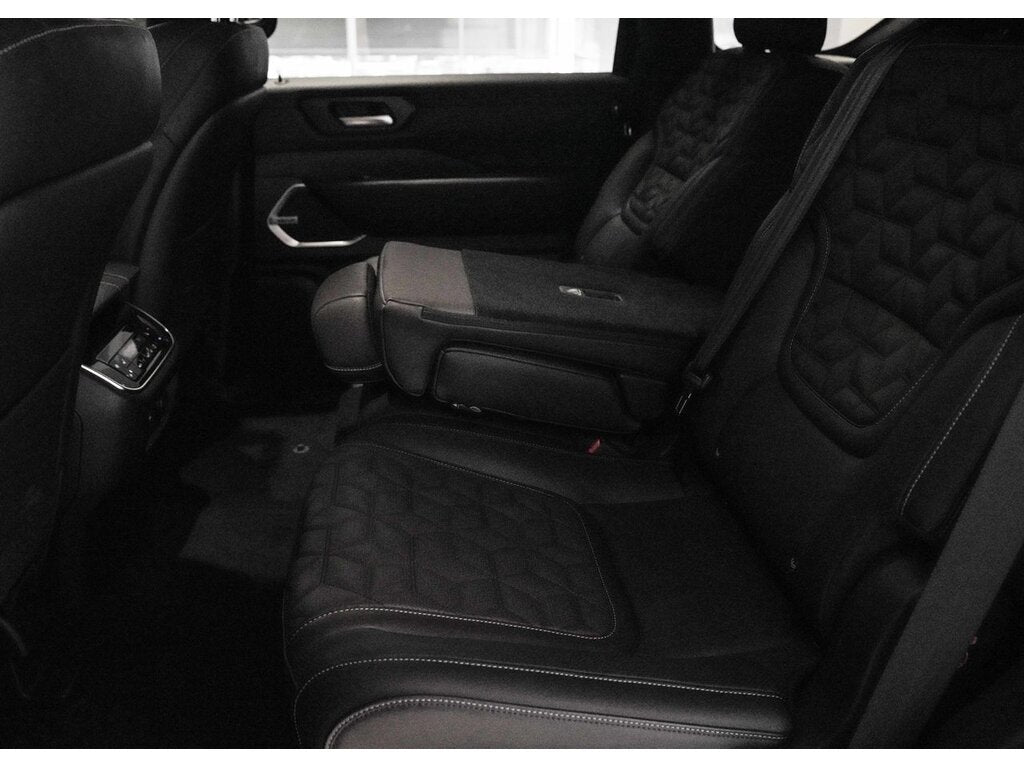 2025 Nissan Armada Platine