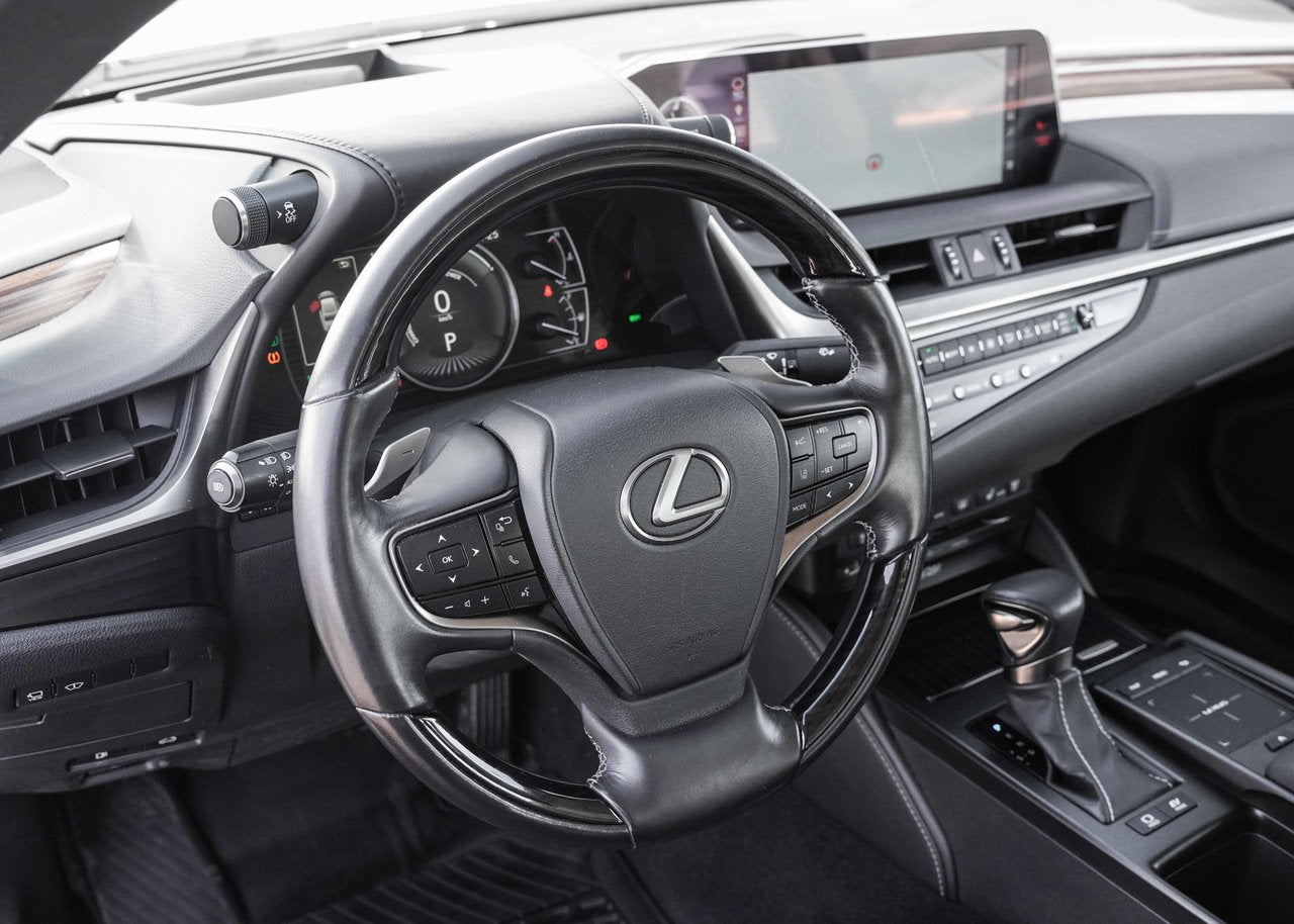 2019 Lexus ES 300h **ULTRA LUXURY HYBRIDE**