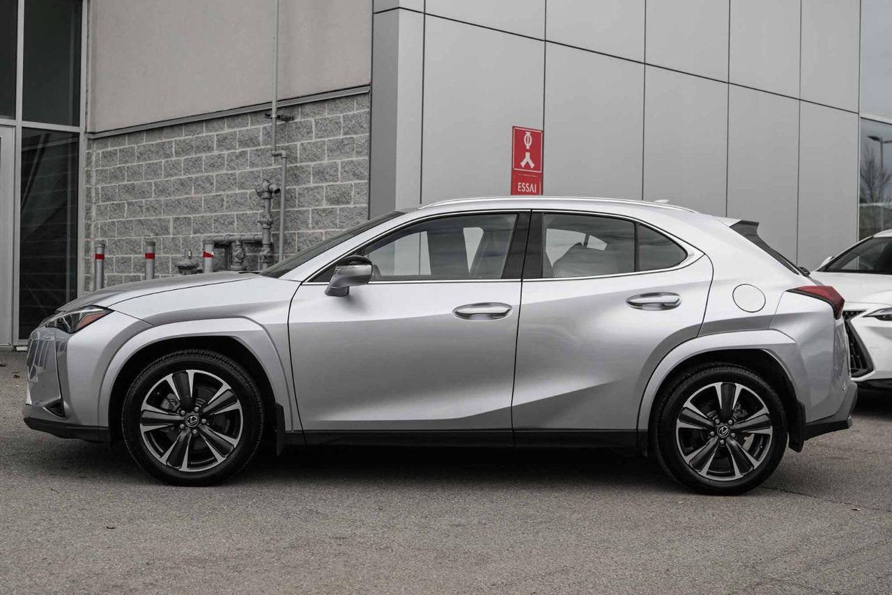 2025 Lexus UX 300h LUXURY AWD BAS KM CUIR TOIT NAVI CARPLAY