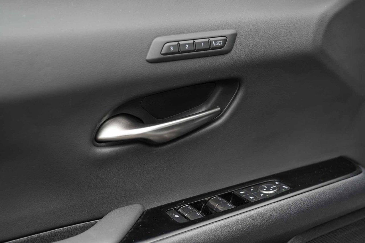 2025 Lexus UX 300h LUXURY AWD BAS KM CUIR TOIT NAVI CARPLAY