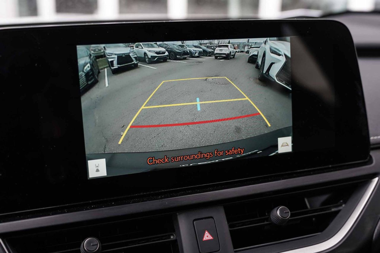 2025 Lexus UX 300h LUXURY AWD BAS KM CUIR TOIT NAVI CARPLAY