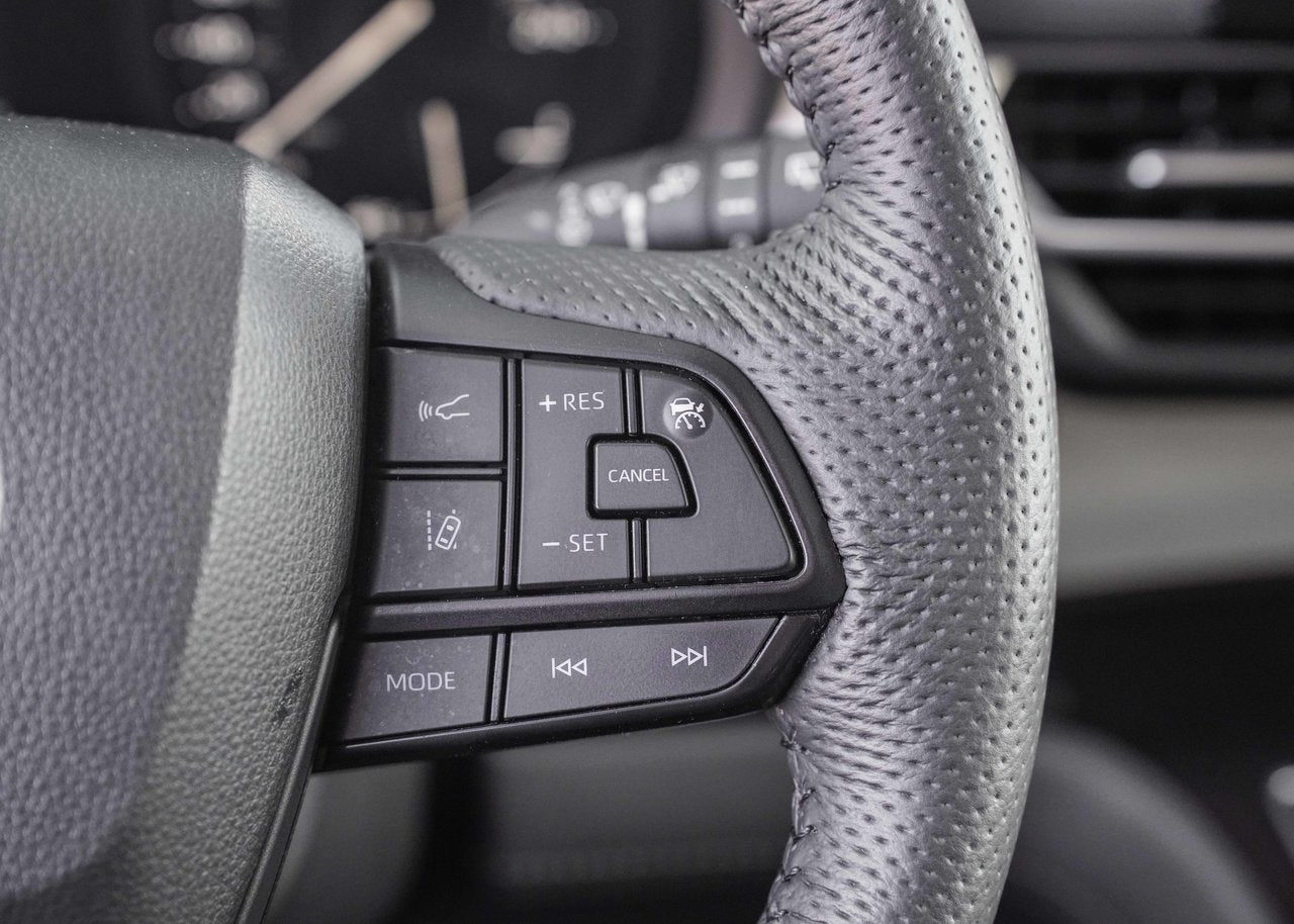 2024 Toyota Sienna LE AWD HYBRID