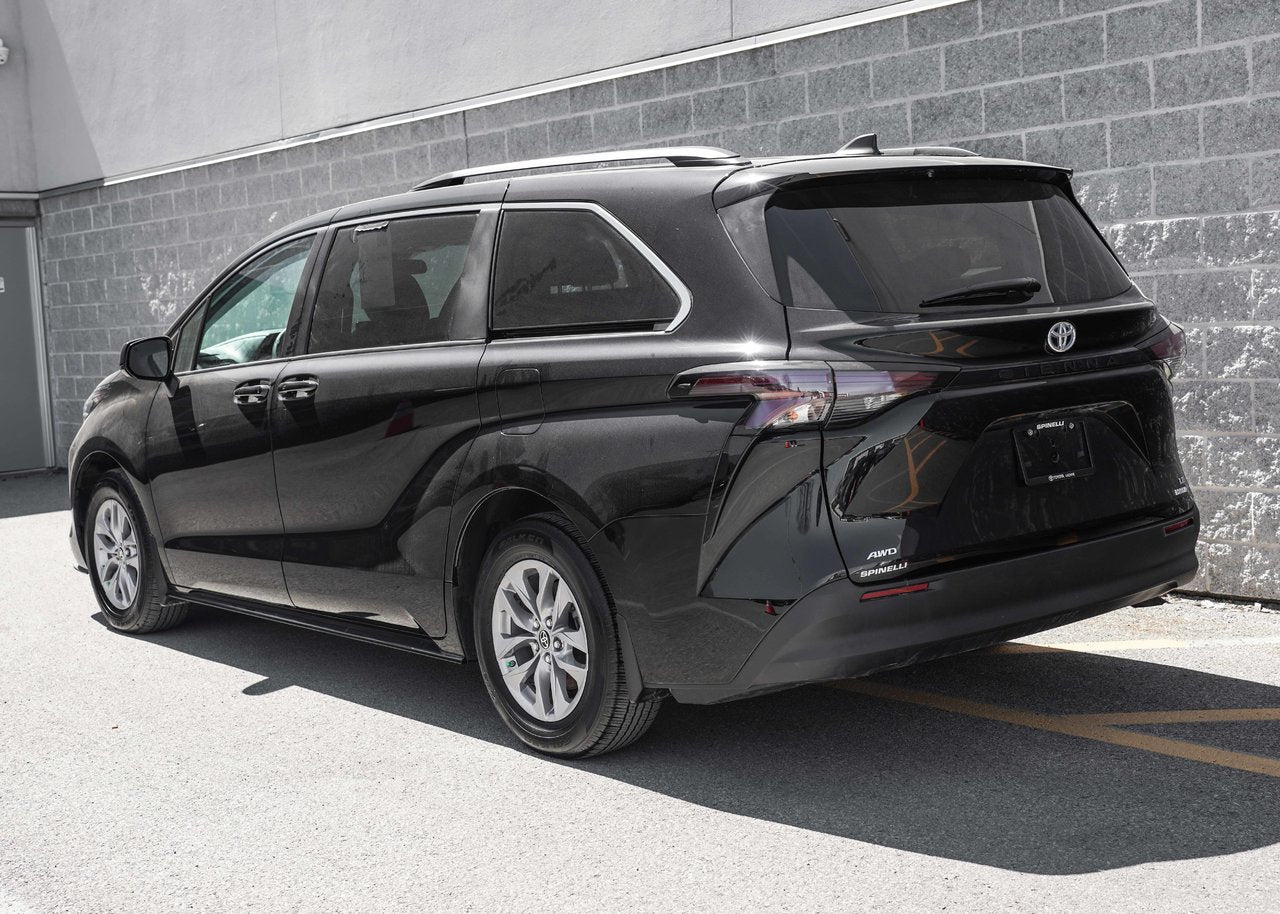 2024 Toyota Sienna LE AWD HYBRID