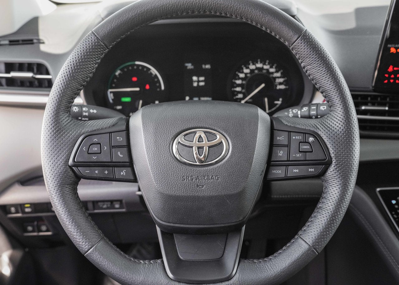 2024 Toyota Sienna LE AWD HYBRID