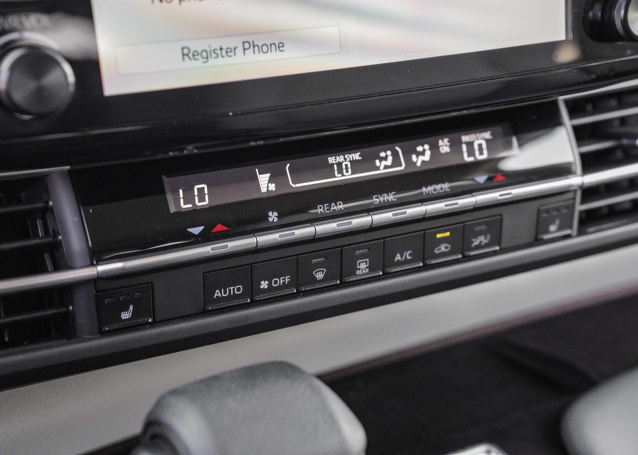 2024 Toyota Sienna LE AWD HYBRID
