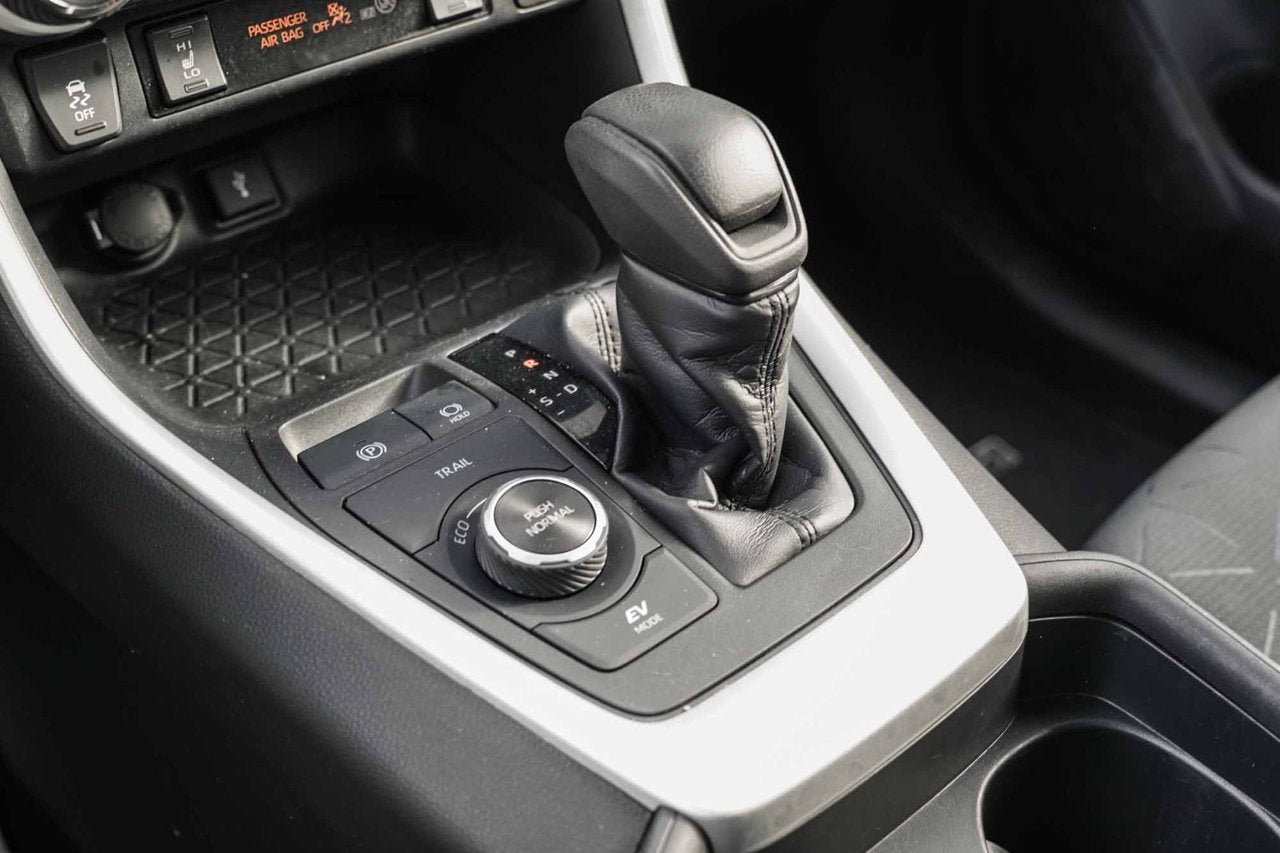 2020 Toyota RAV4 HYBRID LE AWD