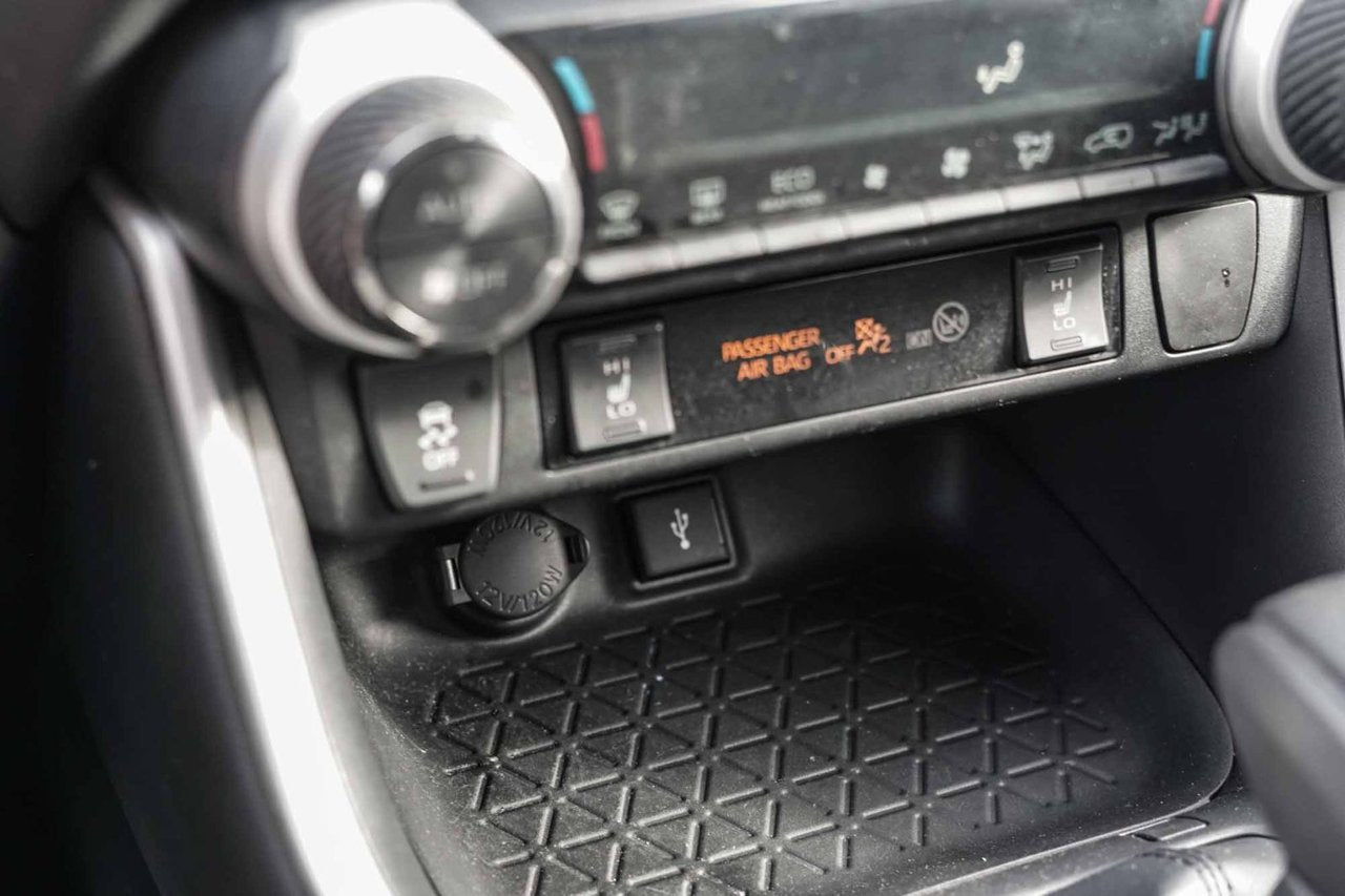 2020 Toyota RAV4 HYBRID LE AWD