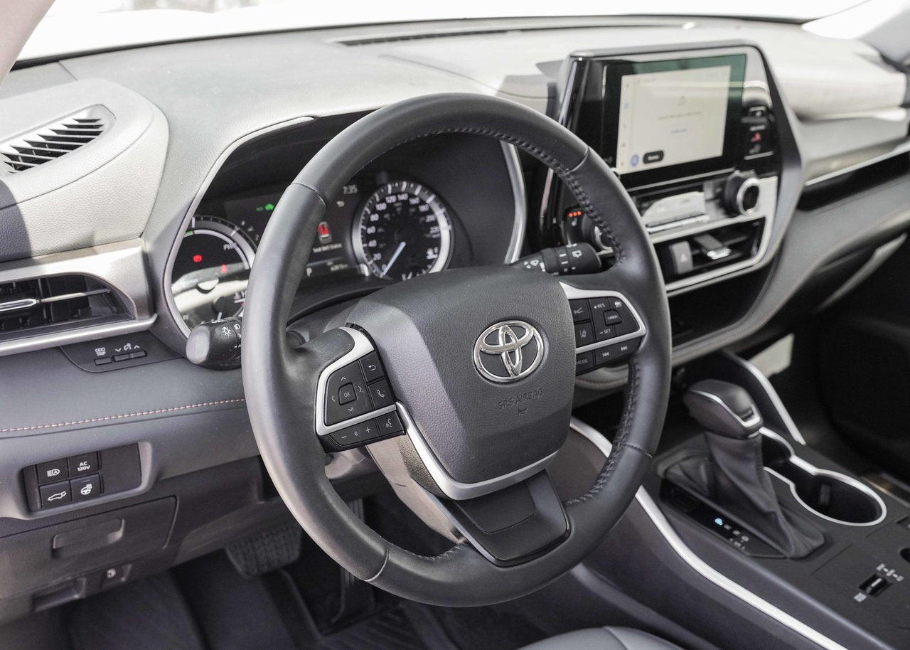 2023 Toyota Highlander Hybrid XLE