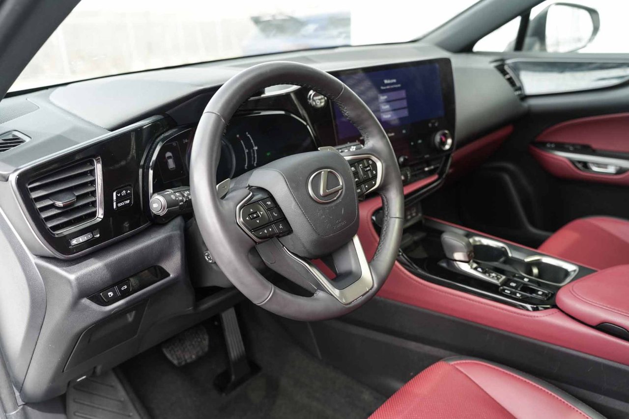 2024 Lexus NX 350h 350h LUXURY AWD CUIR ROUGE TOIT PANO CARPLAY NAVI