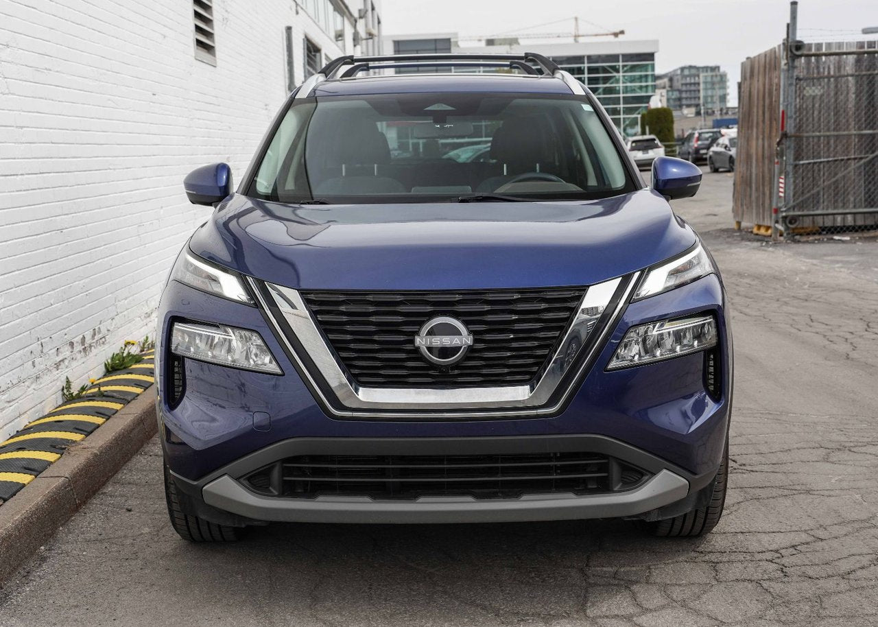 2023 Nissan Rogue SV Moonroof