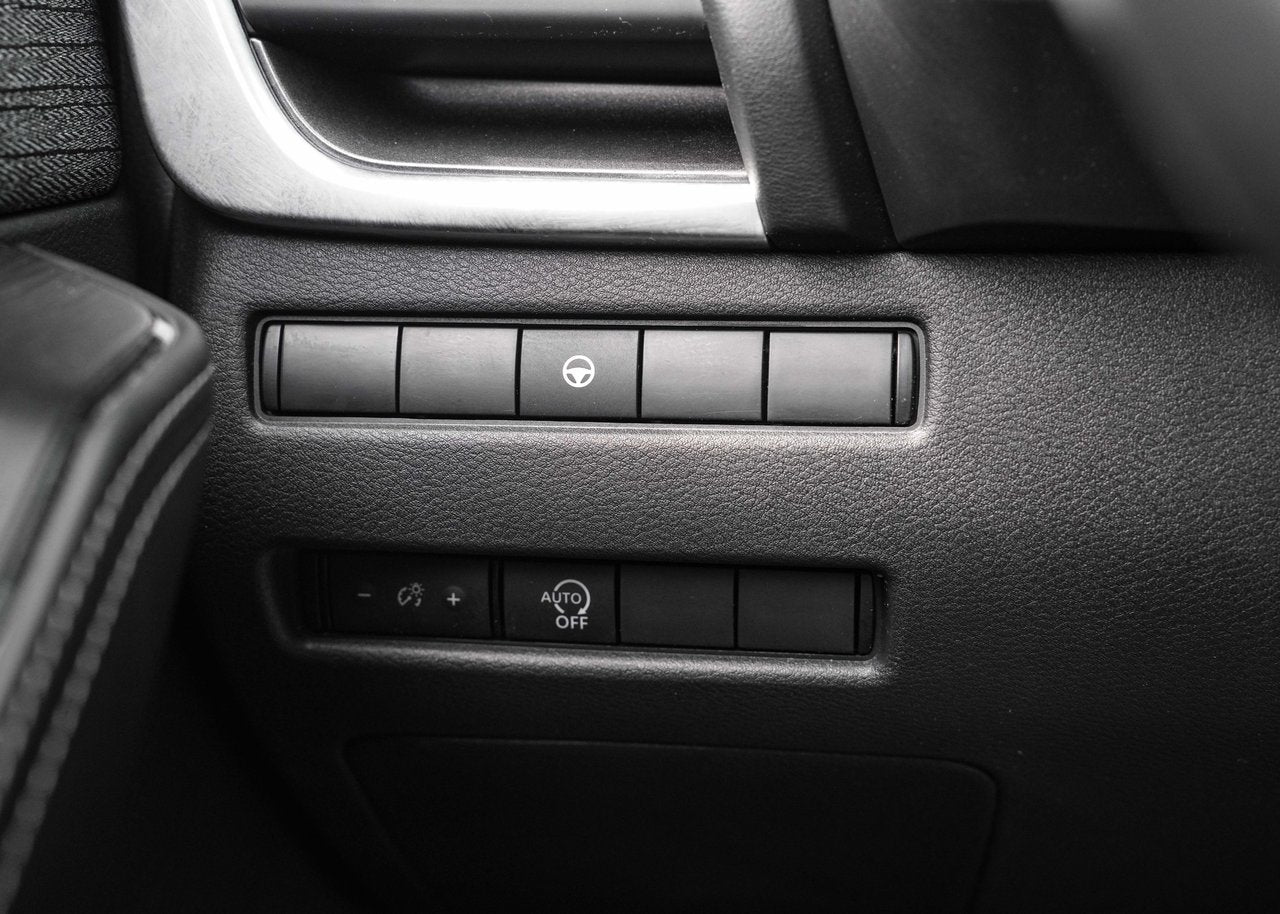 2023 Nissan Rogue SV Moonroof