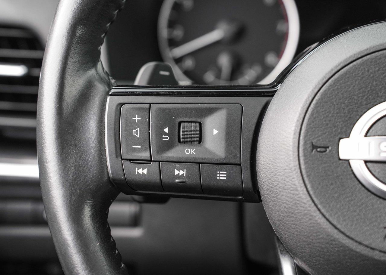 2023 Nissan Rogue SV Moonroof