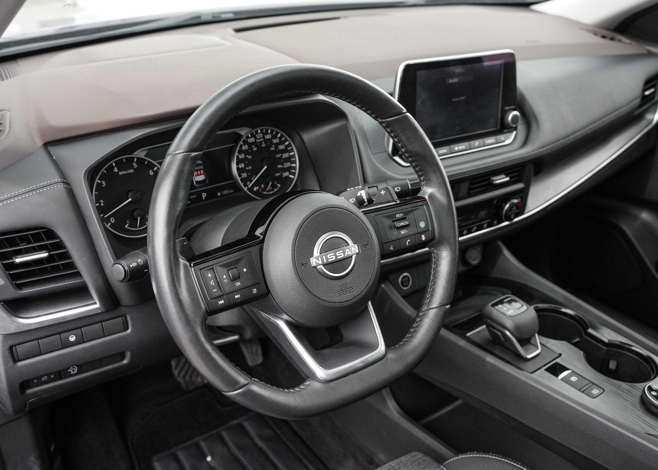 2023 Nissan Rogue SV Moonroof