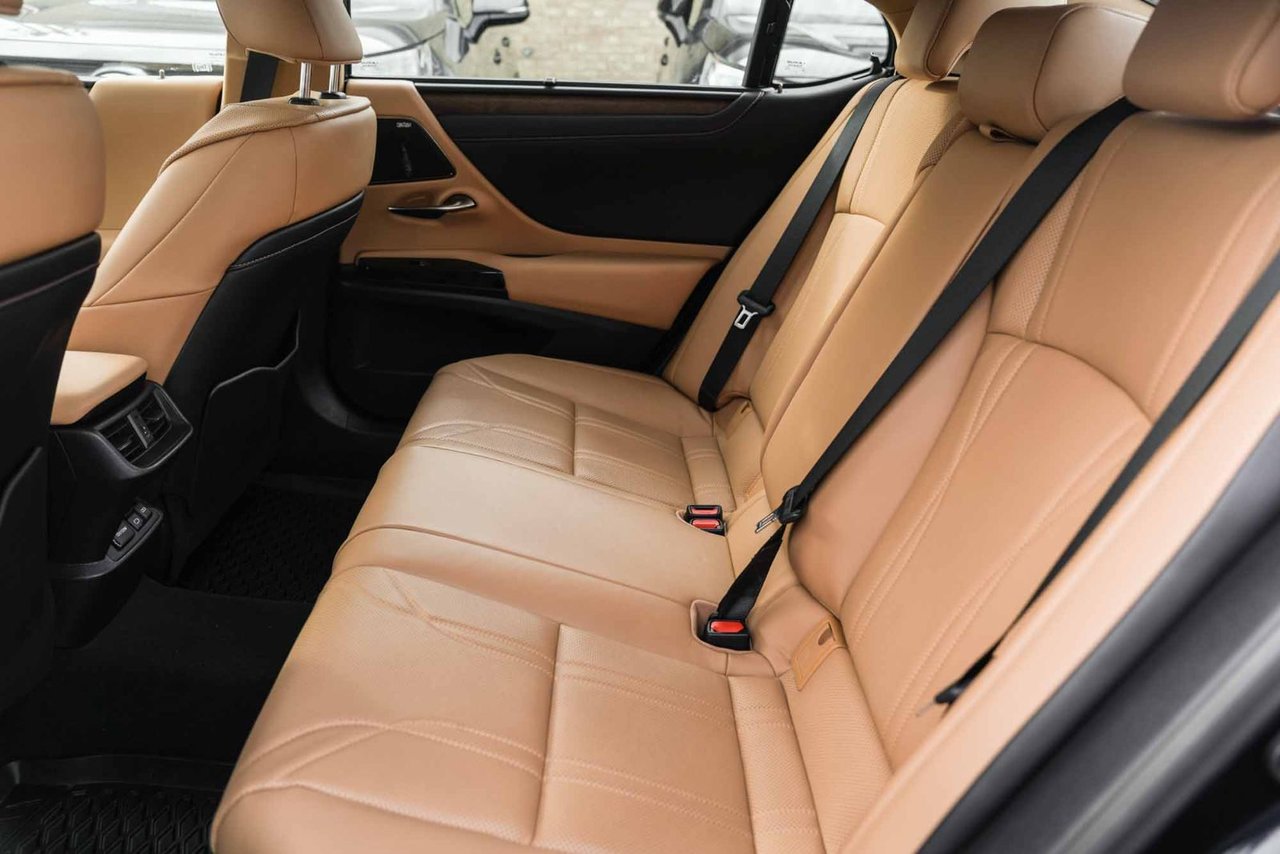 2024 Lexus ES 300H ULTRA LUXURY
