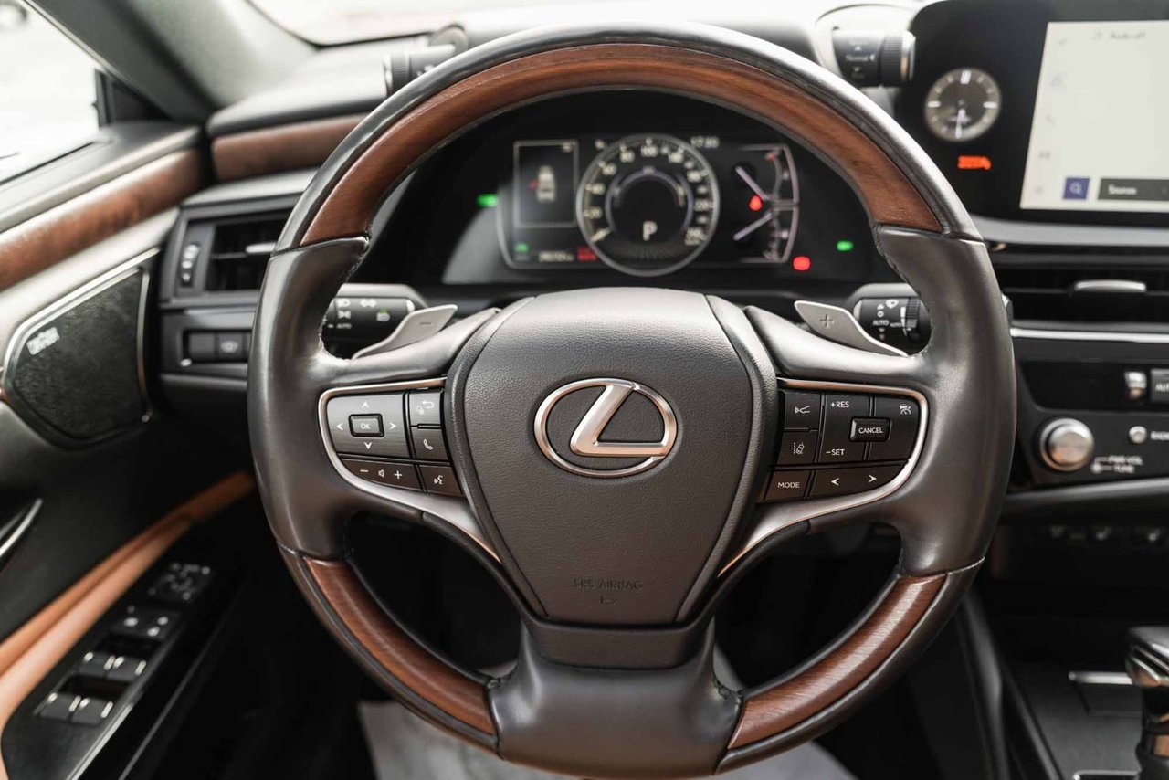 2024 Lexus ES 300H ULTRA LUXURY
