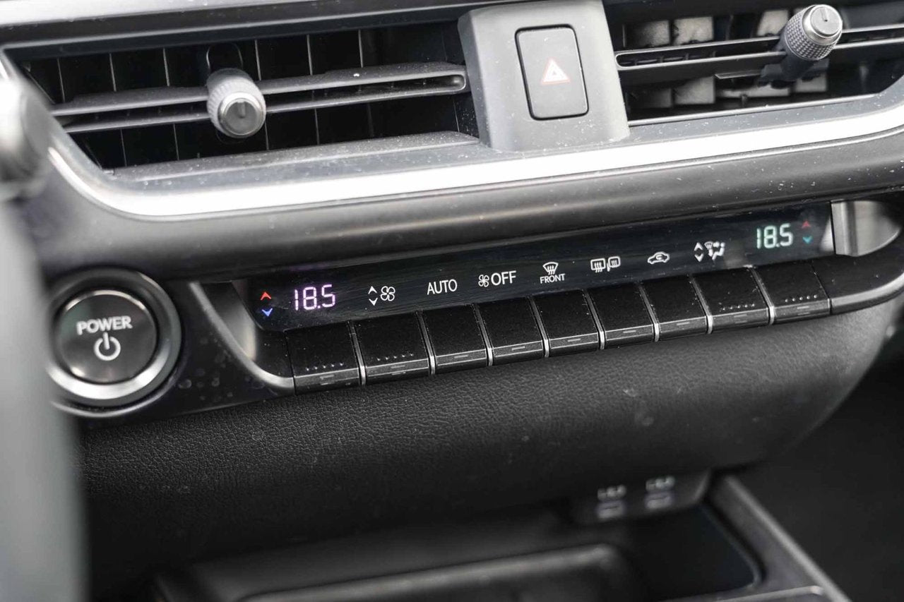 2023 Lexus UX 250h PREMIUM AWD TRES BAS KM HYBRIDE CUIR TOIT