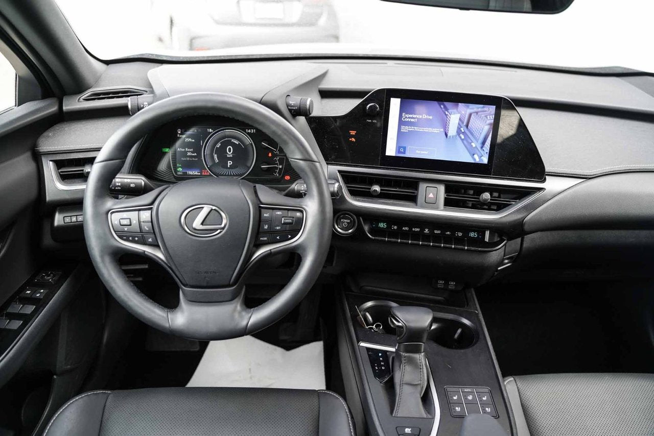 2023 Lexus UX 250h PREMIUM AWD TRES BAS KM HYBRIDE CUIR TOIT