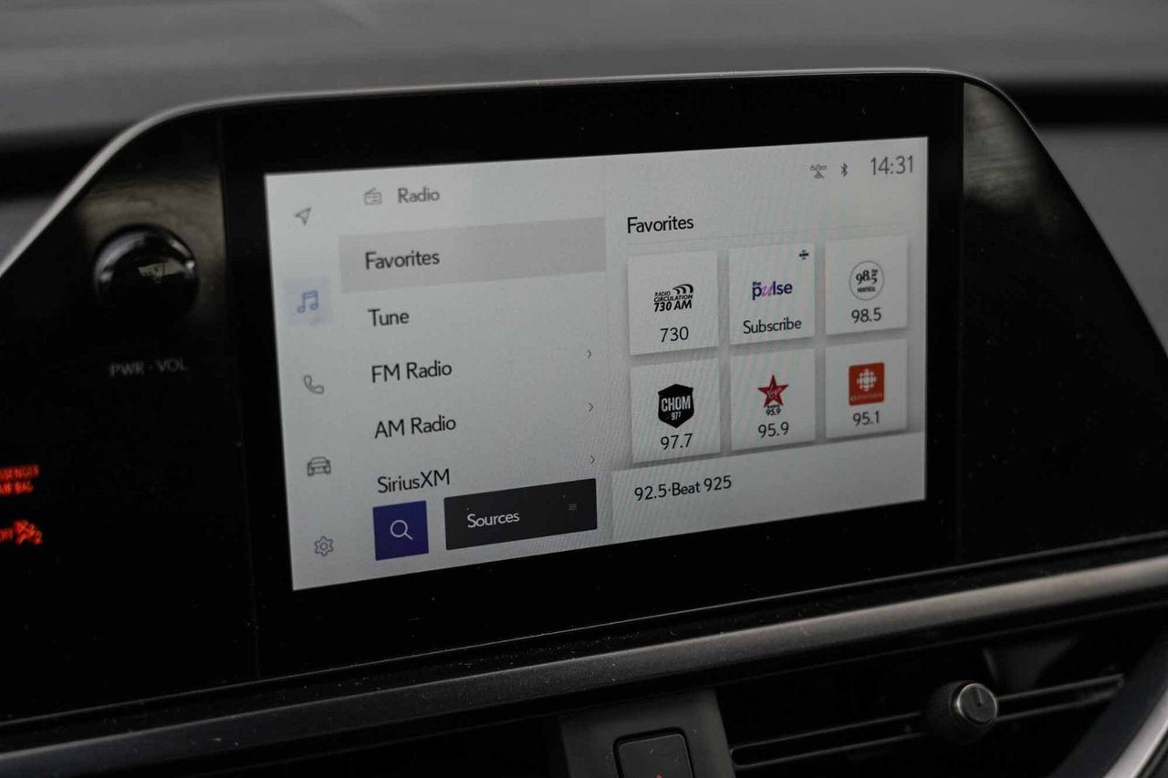 2023 Lexus UX 250h PREMIUM AWD TRES BAS KM HYBRIDE CUIR TOIT