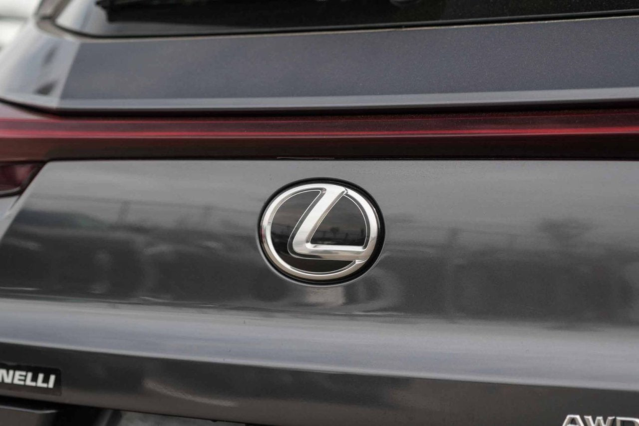 2023 Lexus UX 250h PREMIUM AWD TRES BAS KM HYBRIDE CUIR TOIT