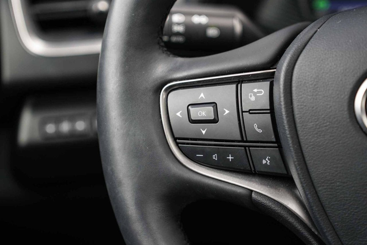 2023 Lexus UX 250h PREMIUM AWD TRES BAS KM HYBRIDE CUIR TOIT