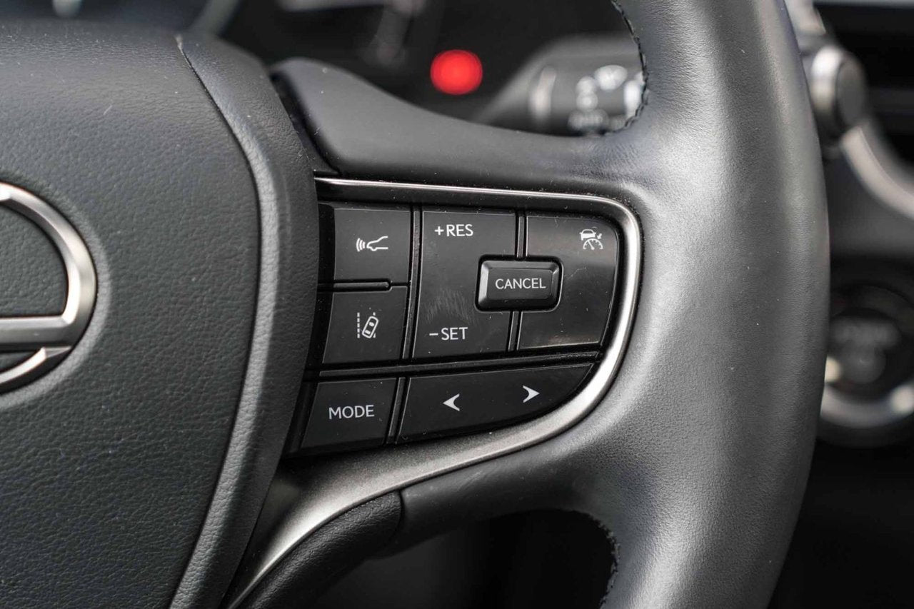 2023 Lexus UX 250h PREMIUM AWD TRES BAS KM HYBRIDE CUIR TOIT