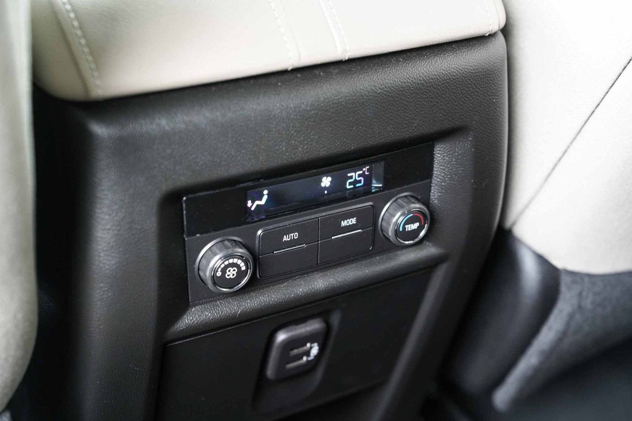 2023 Chevrolet Traverse LT AWD BAS KM 7 PASS CARPLAY BLUETOOTH