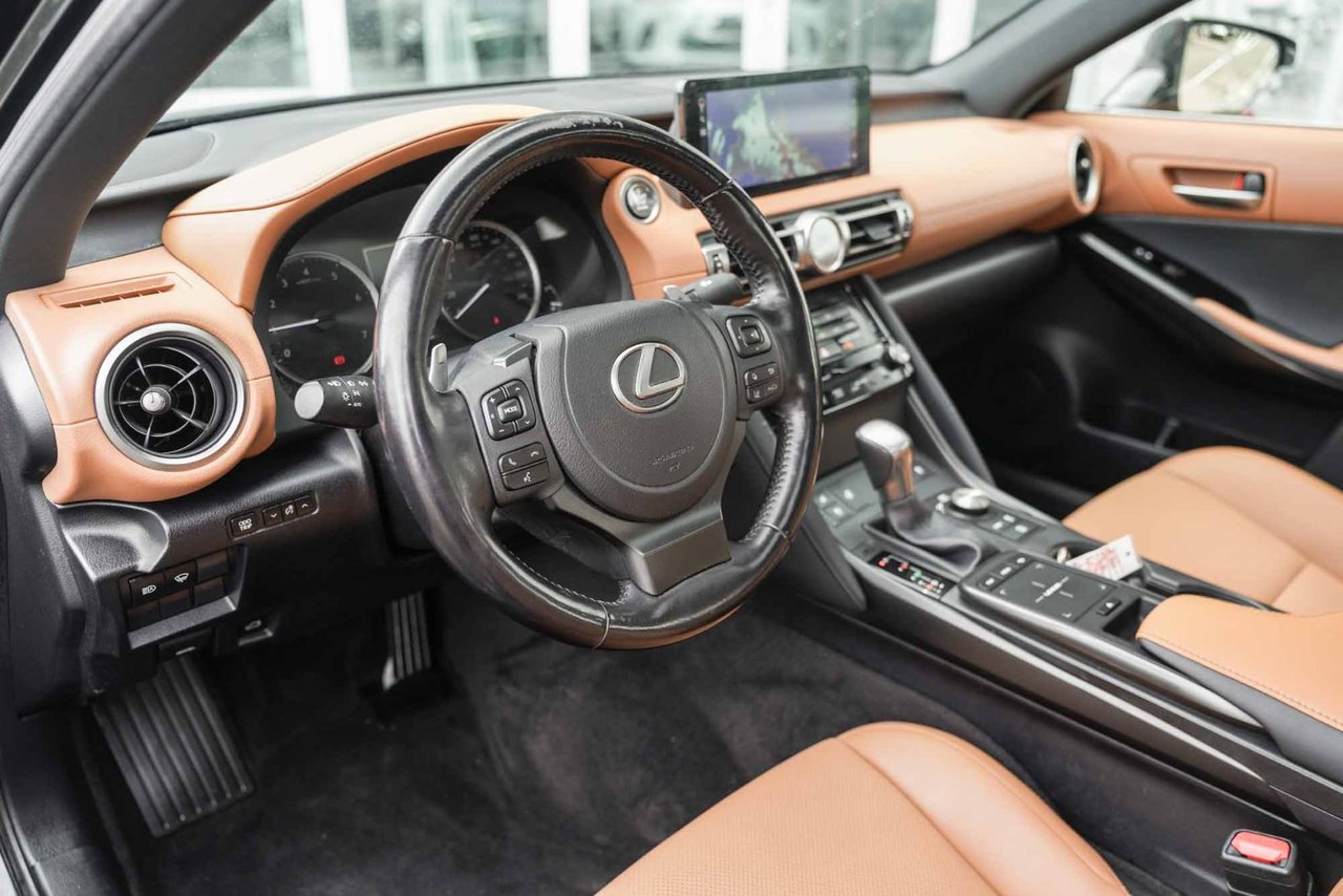 2022 Lexus IS 300 AWD LUXURY BAS KM CUIR TOIT NAVI